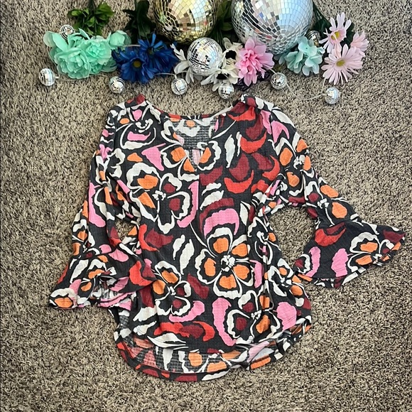 Unbranded Tops - Floral Women's Top
